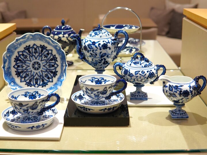 素敵なポットで淹れる至福のティータイム♪有田焼の名窯・深川製磁の