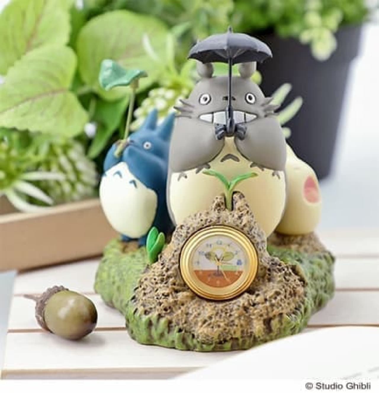 入手困難】トトロ 置時計 木製台座付き 入手困難】トトロ 置時計 木製