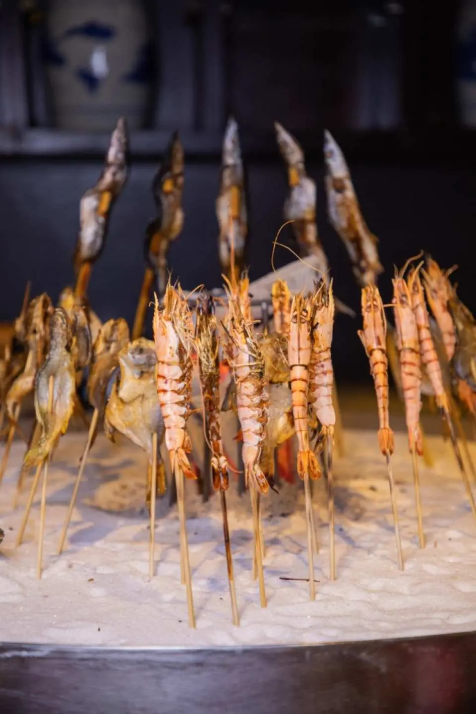 中国】上海ケンピンスキーホテル「Born to be Red」ザリガニをテーマに