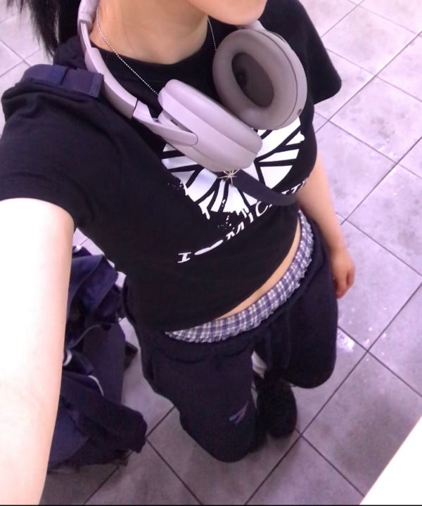 MUSINSA公式 | AEAE TRUNK LAYERED SWEATSHORTS [NAVY]