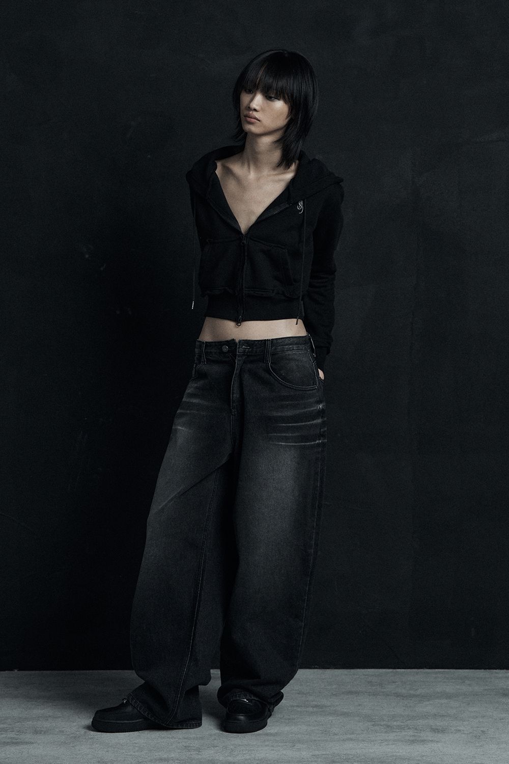 MUSINSA公式 | SYNERJYN OVERSIZED CAT WASHING DENIM PANTS BLACK