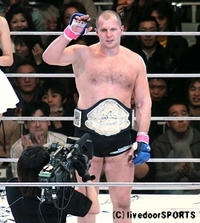 ヒョードル 稀にみる苦戦も逆転勝利／PRIDE男祭り2006 - ライブドア