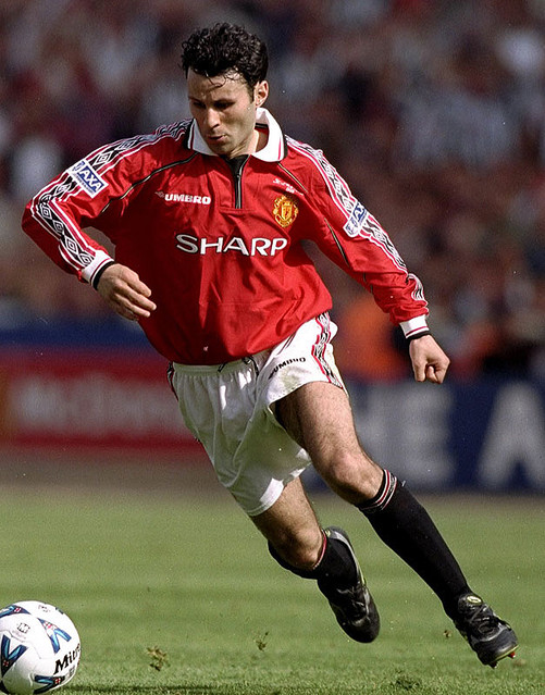 あの3冠から20年、マンチェスター・U「伝説の98-99ユニフォーム」を