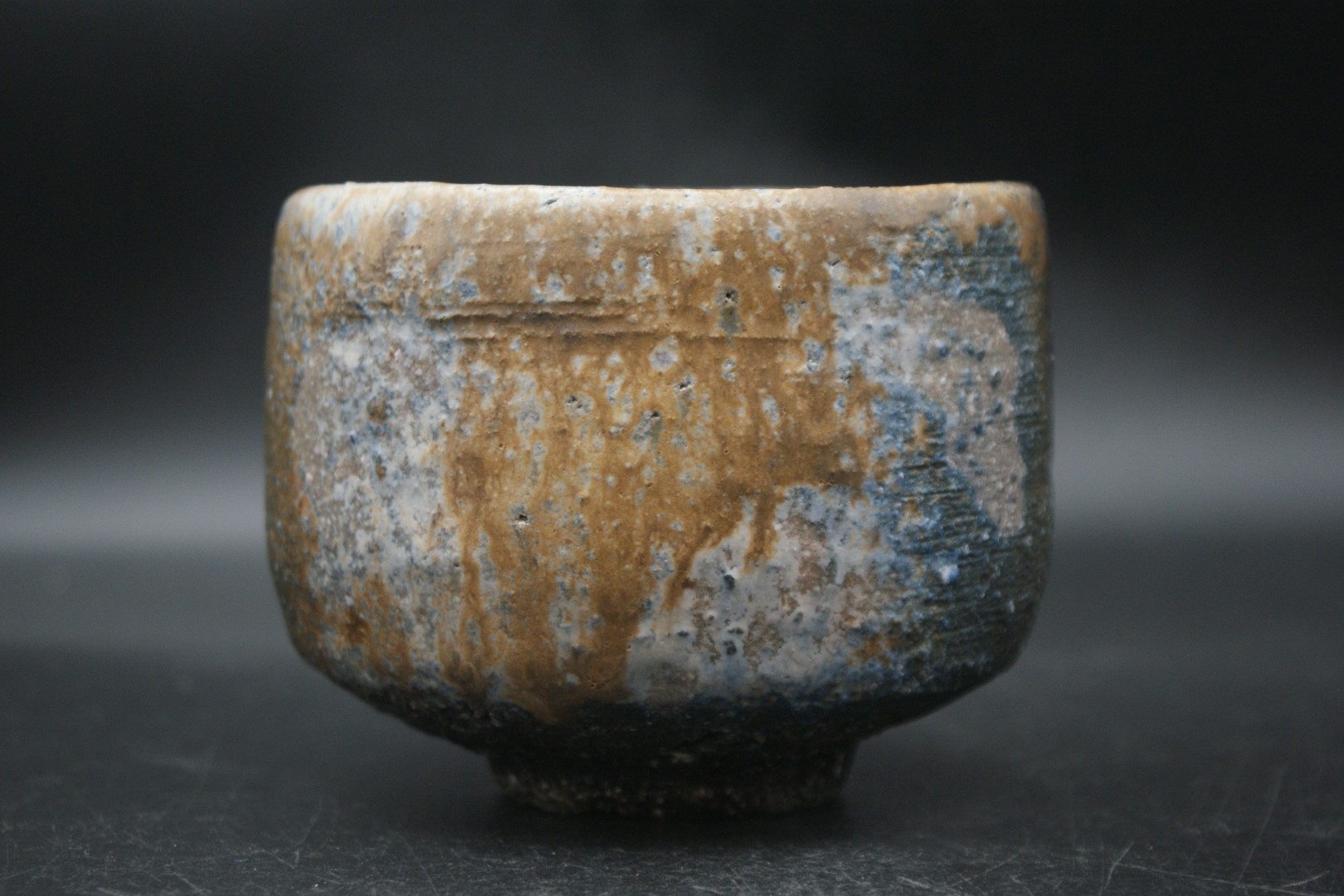 人間国宝》伊勢﨑 淳 作 備前 黒茶碗（桐箱後日） | 陶備堂オンライン