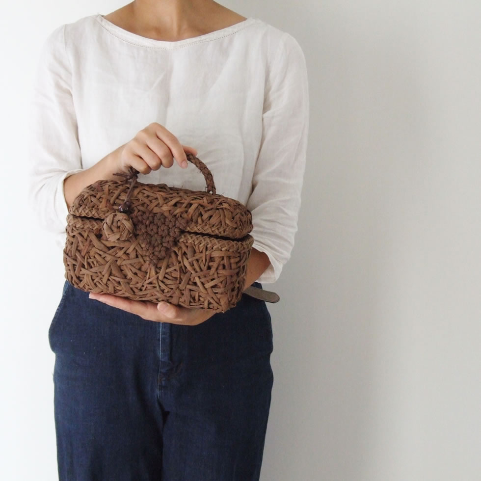 楽天市場】純国産 山葡萄かごバッグ 乱れ編みに花模様編み バニティ