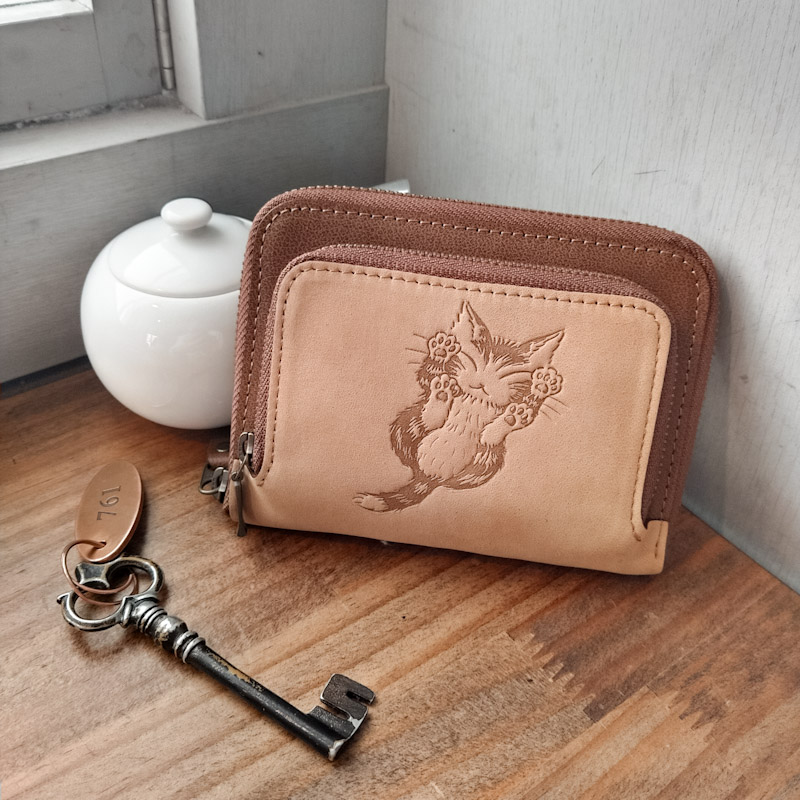 楽天市場】ダヤン わちふぃーるど 財布 本革 二つ折り レディース 猫柄