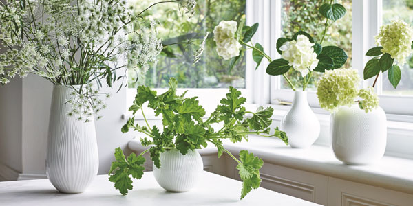 楽天市場】ウェッジウッド ホワイト フォリア ベース 30cm : ベルセーブ