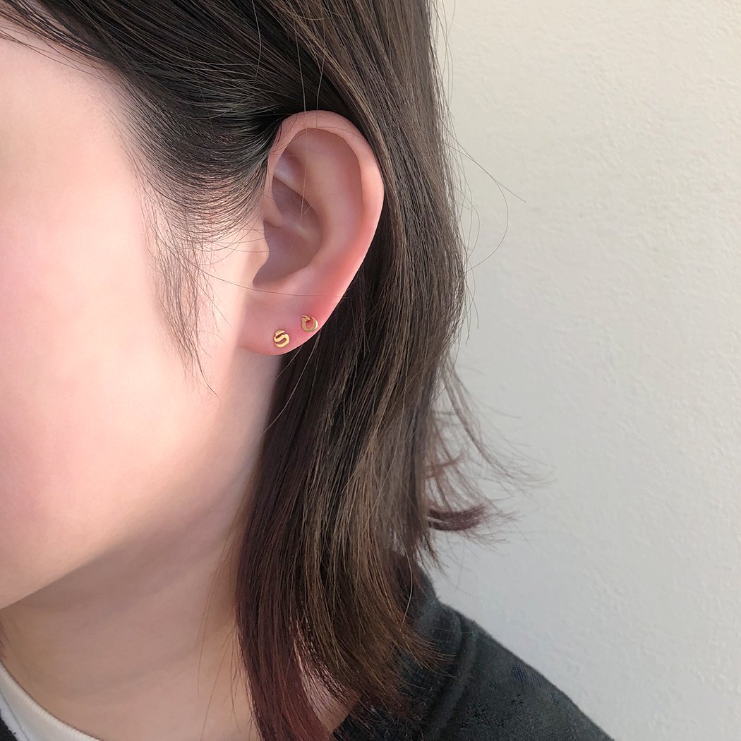 楽天市場】k18 ピアス 片耳 イロンデール エペパン hirondelle et