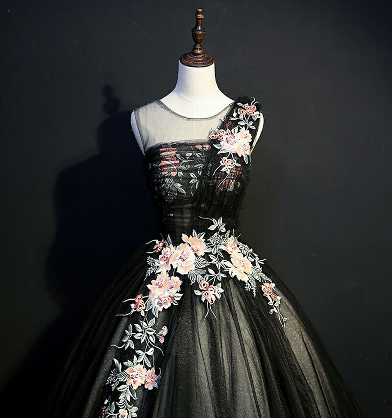 楽天市場】【着後レビュー特典】ブラックに立体的な刺繍が美しい