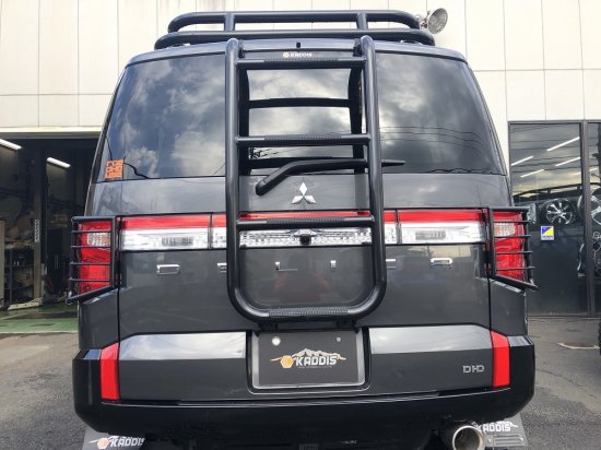 楽天市場】デリカD:5後期型 KADDISテールレンズガード ブラック KD