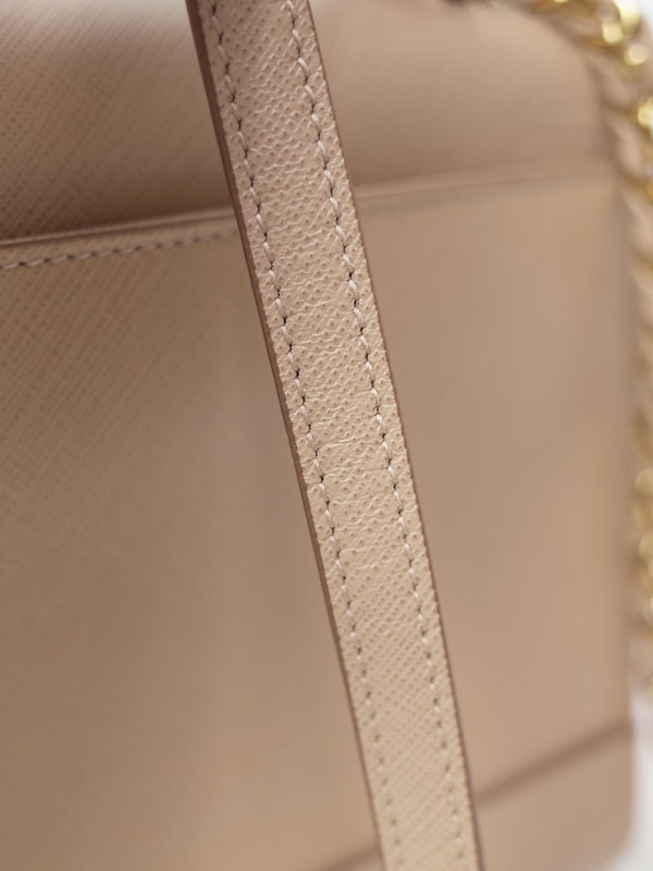 新品未使用】フェラガモ ヴァラ 7 1/2 25cm シャンパンゴールド 楽天