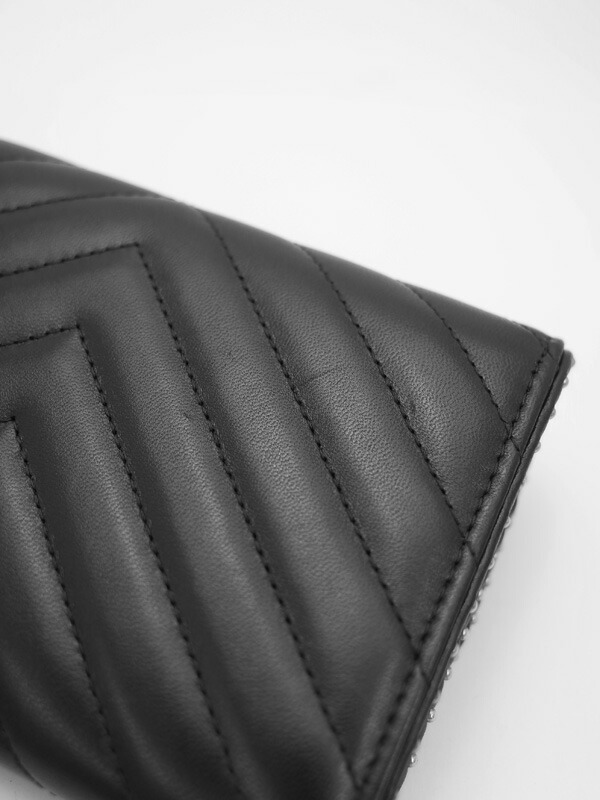 CHANEL】シャネル『シェブロン Vステッチ スタッズ付き フラップ