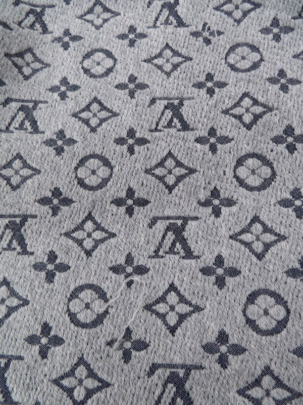 LOUIS VUITTON】ルイヴィトン『エシャルプ・クラシック モノグラム