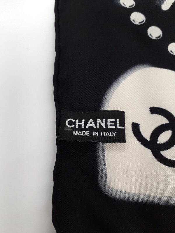 CHANEL】シャネル『ココマーク ロゴ シルクスカーフ』レディース 1週間