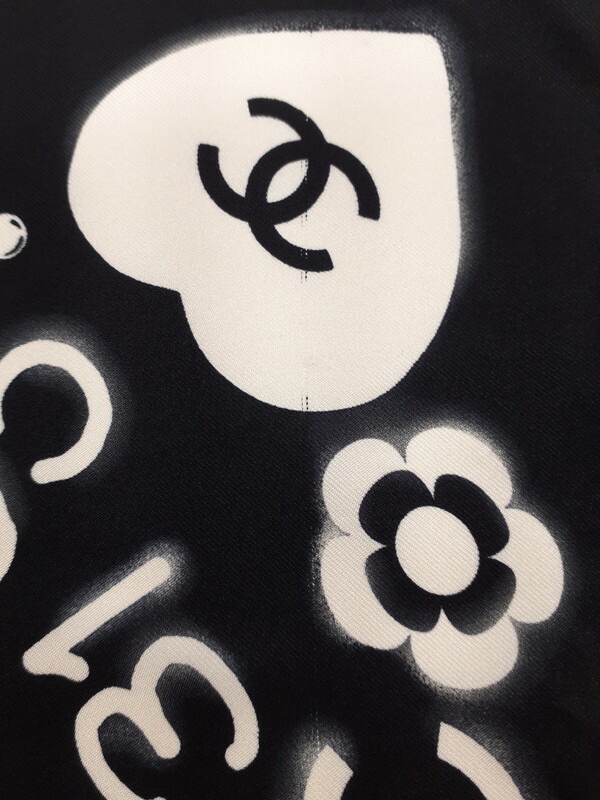 CHANEL】シャネル『ココマーク ロゴ シルクスカーフ』レディース 1週間