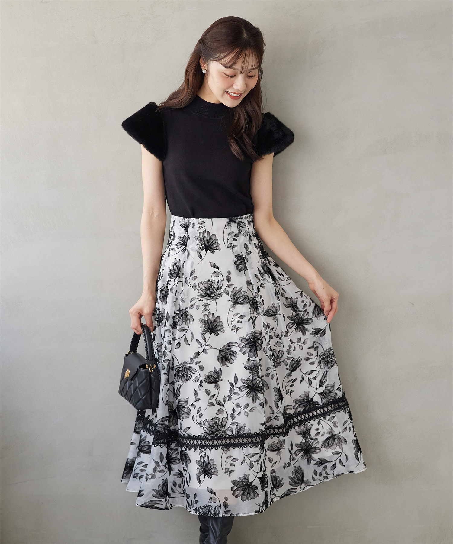 バックレースアップシアーフロッキーフラワータックボリュームフレア