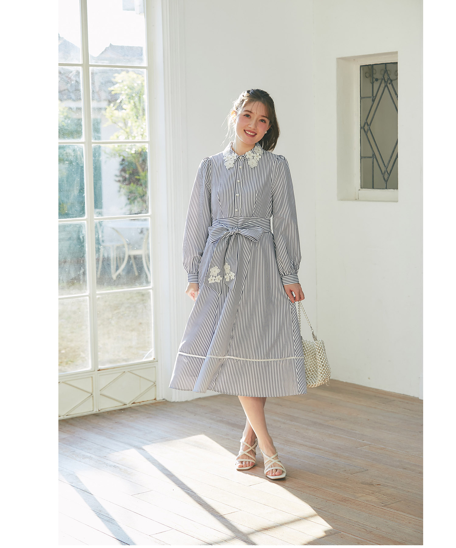 ウエストリボン付き立体フラワーレース装飾ストライプシャツワンピース