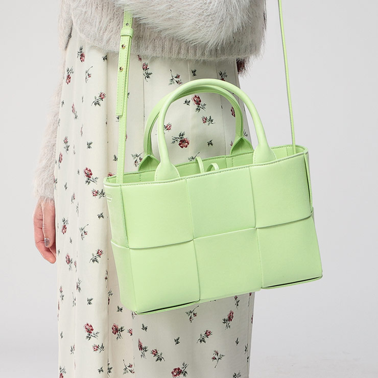 BOTTEGA VENETA (ボッテガ・ヴェネタ) イントレチャート ミニ レザー