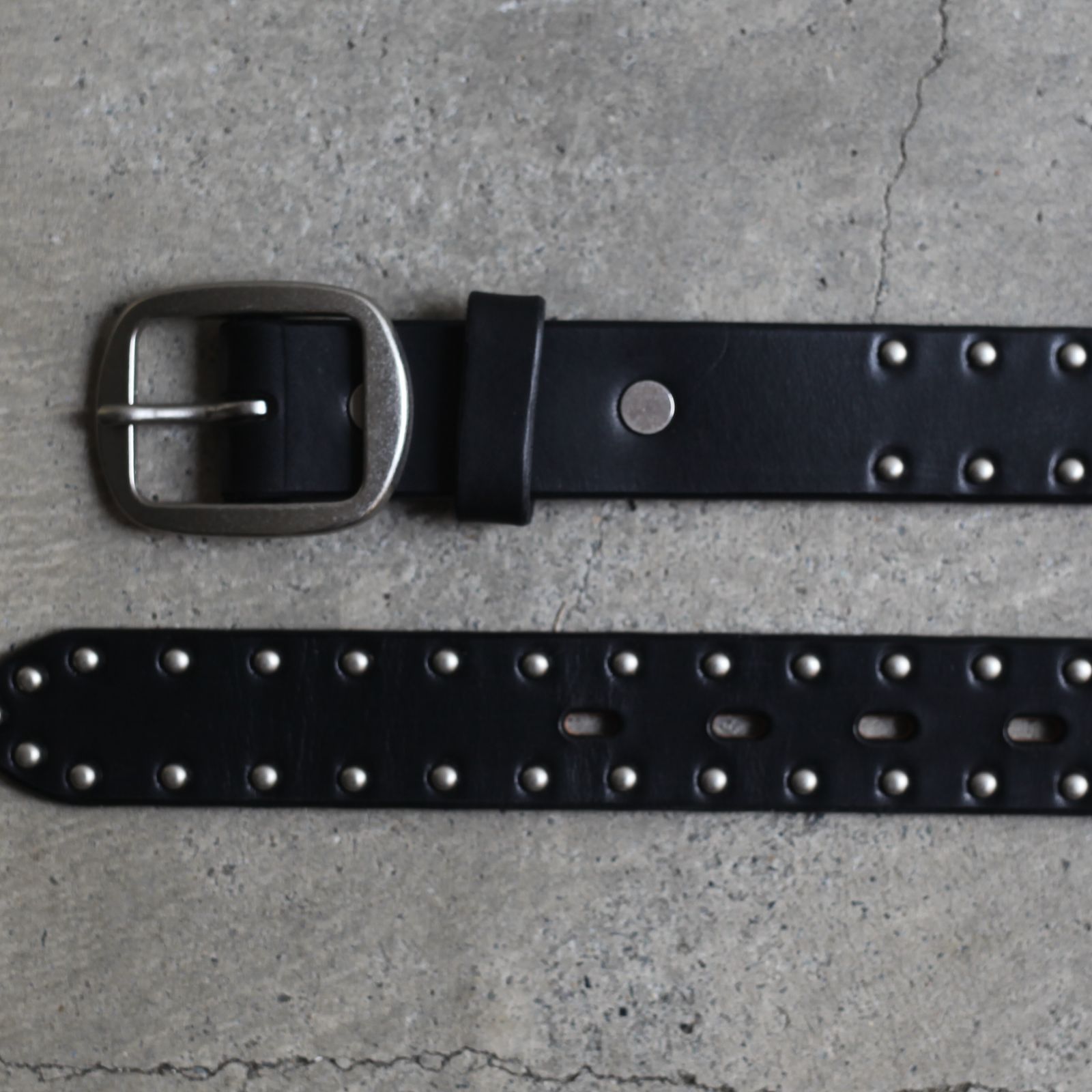 JOHNLAWRENCESULLIVAN - 【残り一点】Pin Buckle Studded Belt