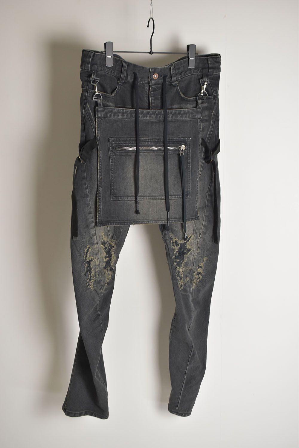 D.HYGEN - Bum Flap Damaged Denim Drop Crotch Slim Pants 