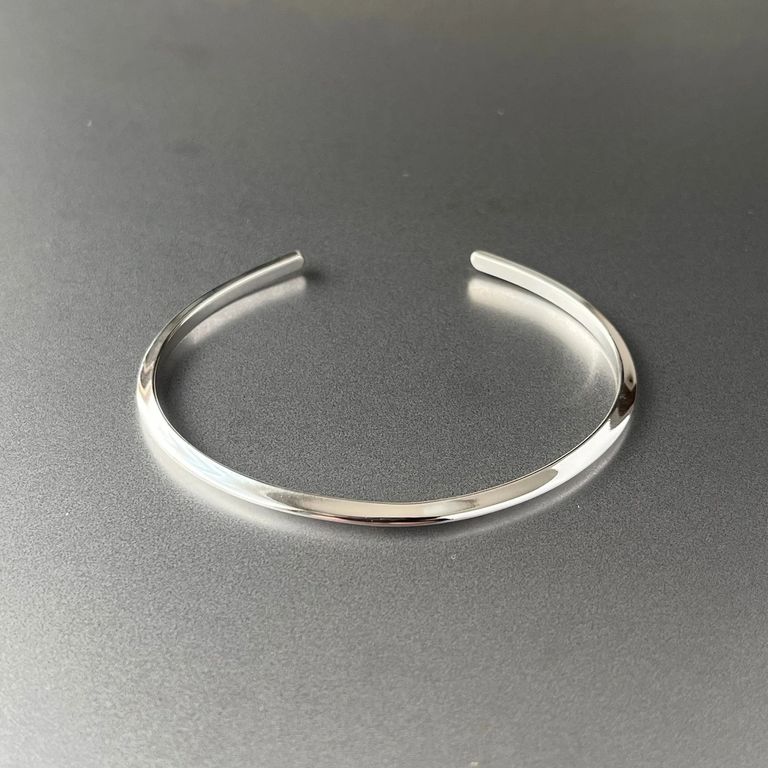 ASSET SILVER】三角錐バングル / シルバー925 / 幅2.8mm / 手首周り