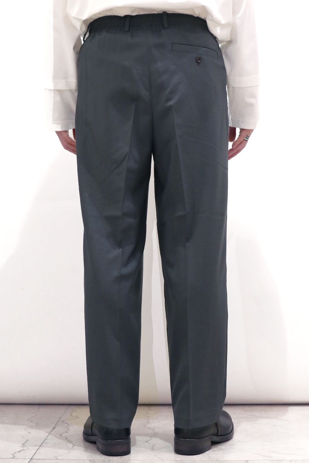 MARKAWARE - ORGANIC WOOL 2/80 TROPICAL CLASSIC FIT EASY PANTS