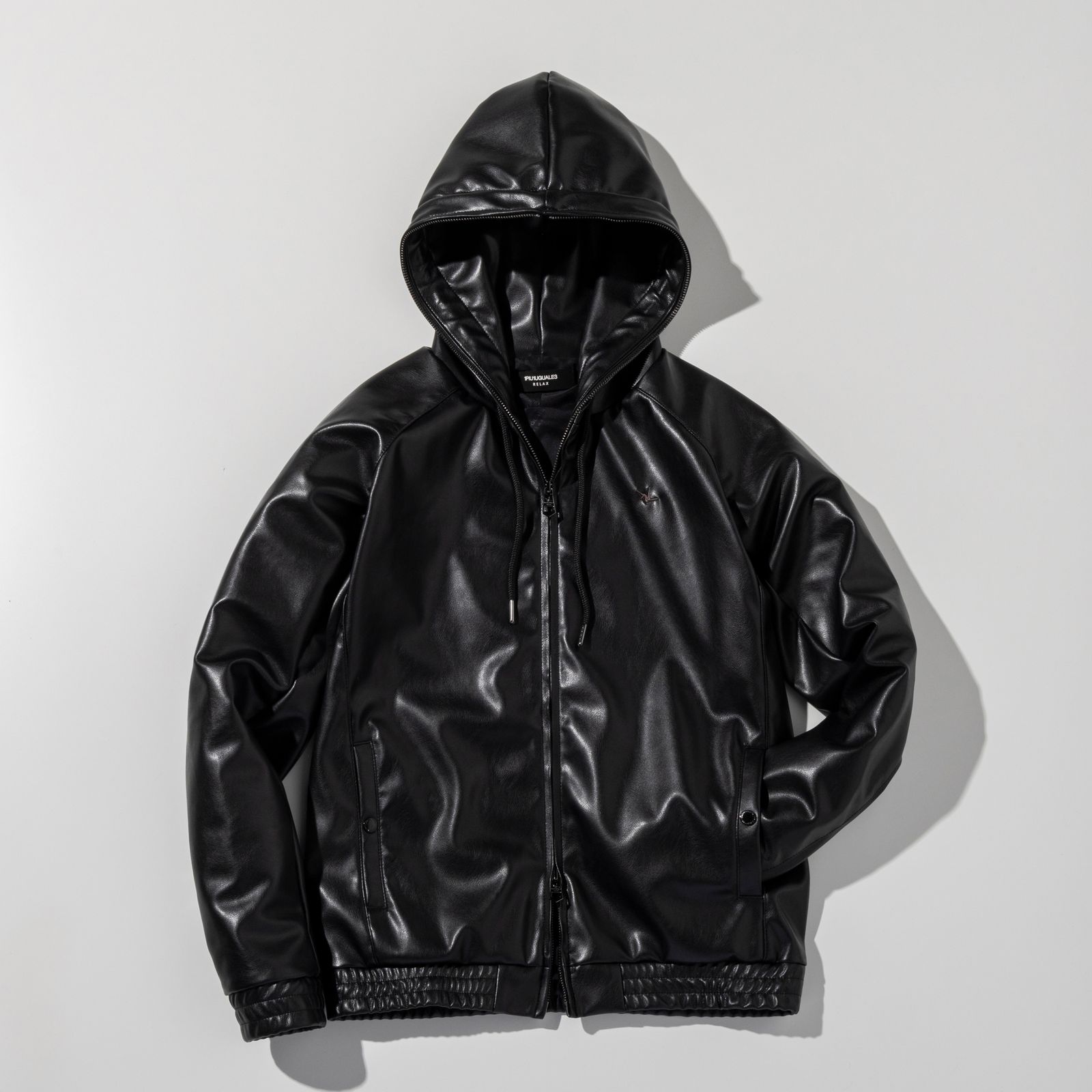 1PIU1UGUALE3 RELAX - シンセティックレザージップアップパーカー