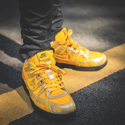 国内10月1日発売予定】オフホワイト × ナイキ エア ラバー ダンク