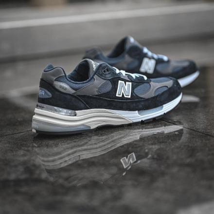 国内3月21日発売予定】 ニューバランス 992 ネイビー (U992NY