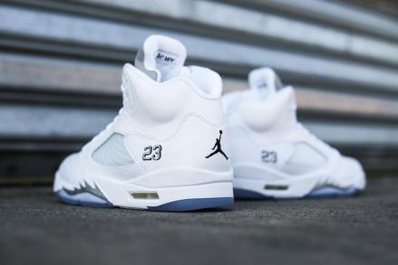 国内4月4日発売予定】 ナイキ エアジョーダン5 レトロ ホワイト