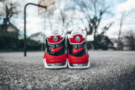 国内4月7日発売予定】 ナイキ エア モア アップテンポ 96 バーシティ
