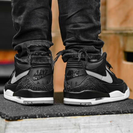 国内8月7日発売予定】ナイキ エアジョーダン 3 レトロ ティンカー