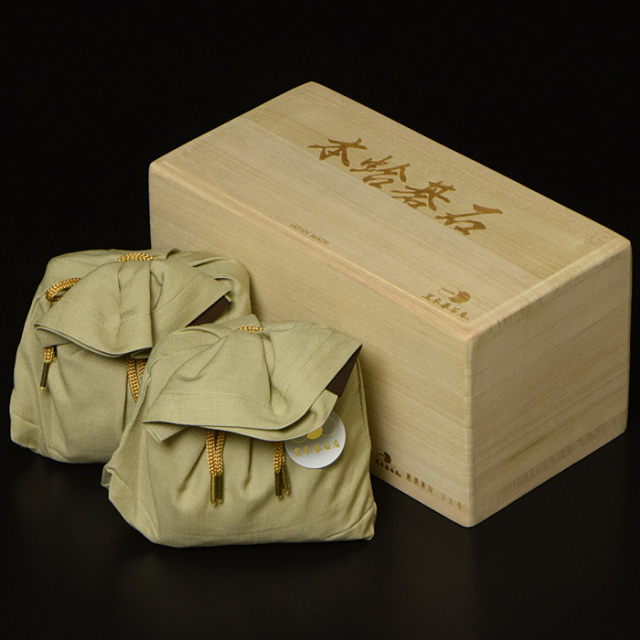 黒木碁石店 本蛤碁石 厳選華印 34号 | 前川榧碁盤店