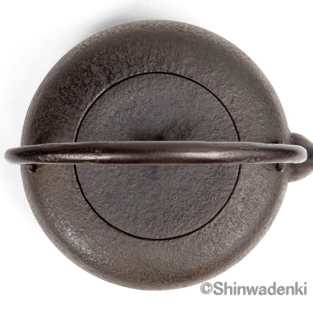 南部鉄器 鉄瓶 岩戸賢一郎作 平丸小肌1.2L Shinwadenki