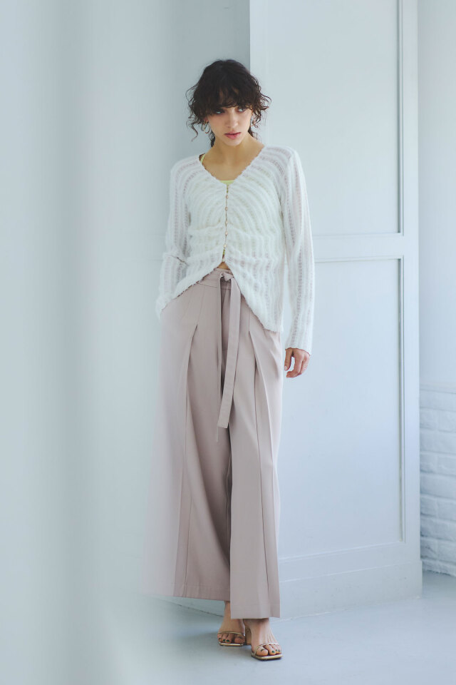 チェーンベルトタックワイドパンツ