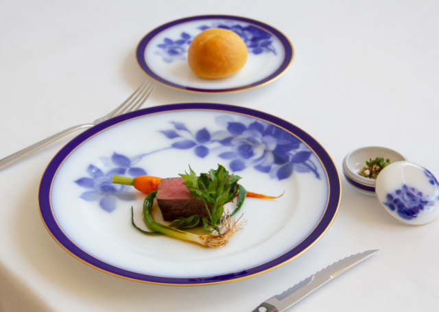 大倉陶園100周年記念ブルーローズ 17cmパン皿