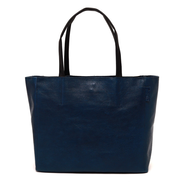 ペガーズライトトート』(全3色)ラセッテー/無駄な装飾を省いた直線