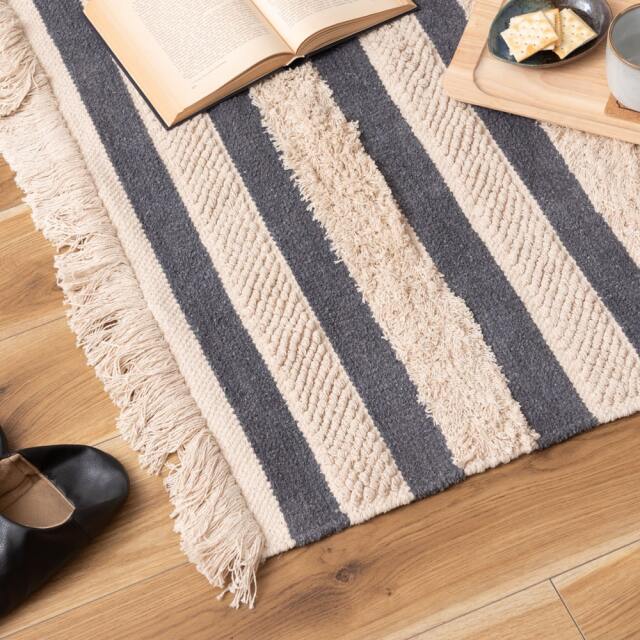 ストライプ柄シャギーラグ 190X130｜北欧ヴィンテージ家具アンバーデザイン
