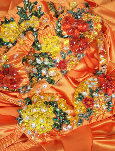 ベリーダンス衣装】鮮やかなオレンジゴールド！立体的なレースの花