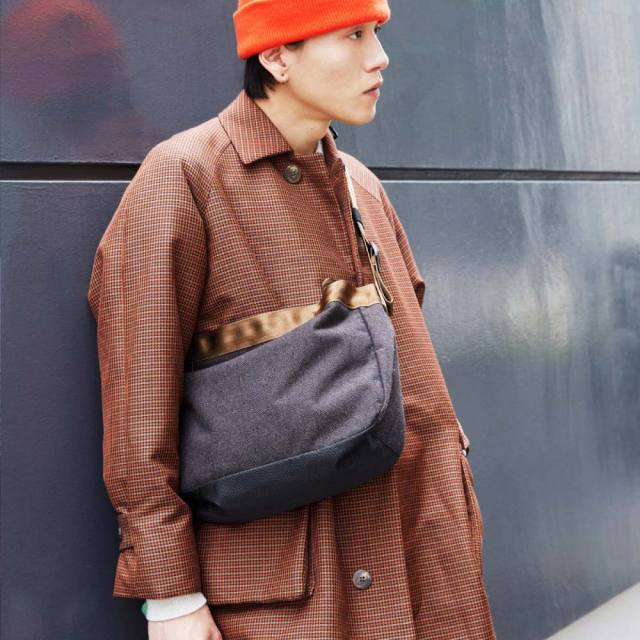 クローム ニュースペーパーメッセンジャー スモール CHROME NEWSPAPER