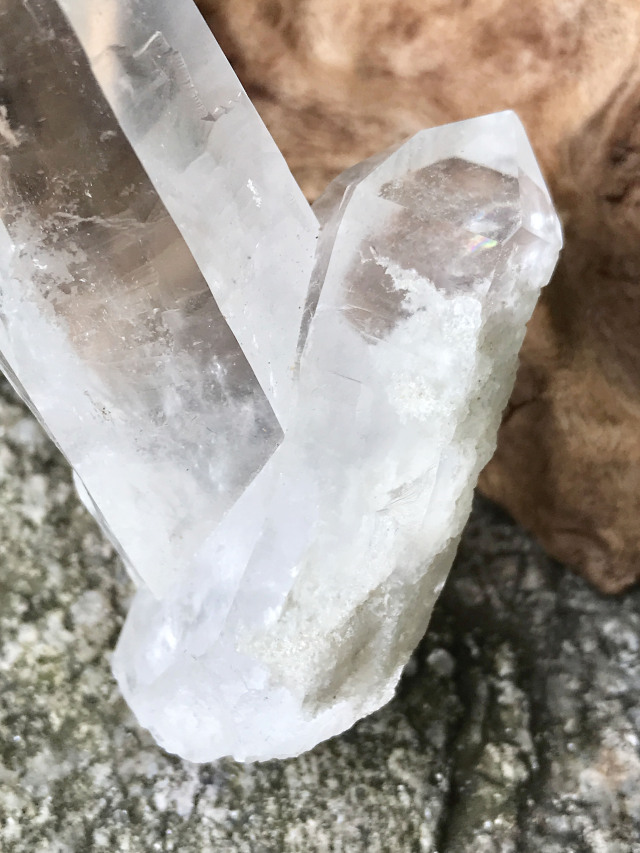 ディアマンティーナ産 スターブラリークォーツ 星屑を閉じ込めた高透明