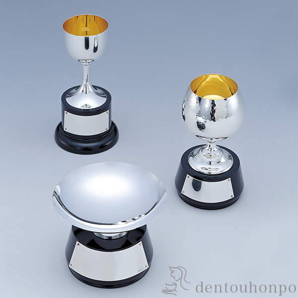 送料無料】 純銀 銀盃 木台付 89g / 高級 コレクション 美術品 工芸品