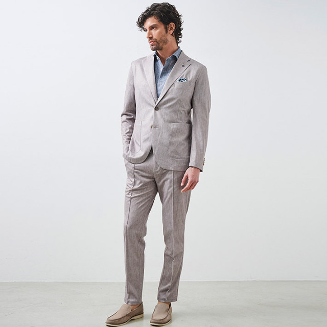 艶感あるストレッチテーラードジャケット