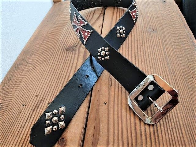 ブラックレザー×レッドクロス デザインスタッズベルト 【ブラック】45mm