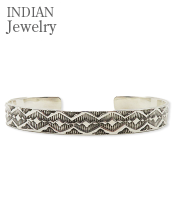 INDIAN JEWELRY ナバホ族|スタンプワーク|シルバー|バングル『Navajo