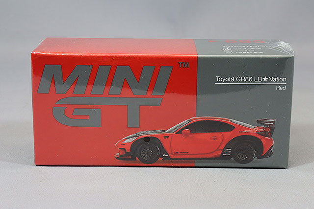 TSM ミニGT 1/64 トヨタ GR86 LB-Nation レッド 左ハンドル