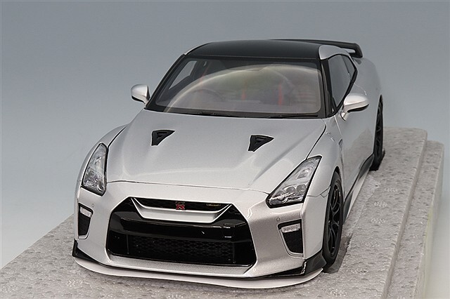 MOTORHELIX 1/18 日産 GT-R (R35) トラックエディション Engineered By