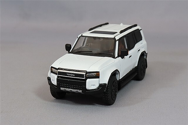 GCD 1/64 トヨタ ランドクルーザー プラド 250 (右ハンドル) ホワイト