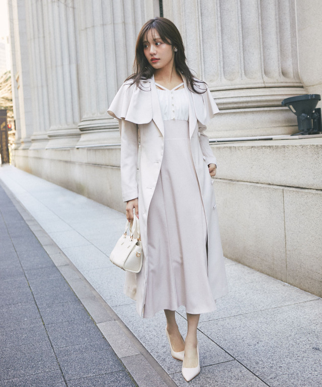 取り外し可能なケープ＆ベルト付きトレンチコート