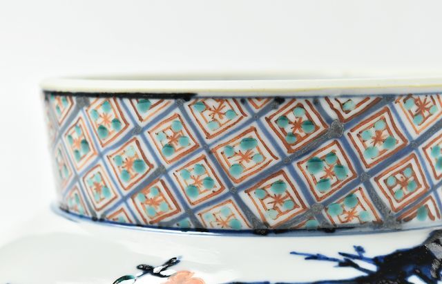 山本恭代 33 色絵梅水仙菊図台皿 ｜ 暮らしのうつわ花田 和食器 通販